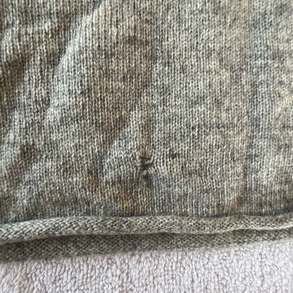 J. Crew Heather Gray Women's Cashmere Crewneck Sweater - Picture 3 of 5